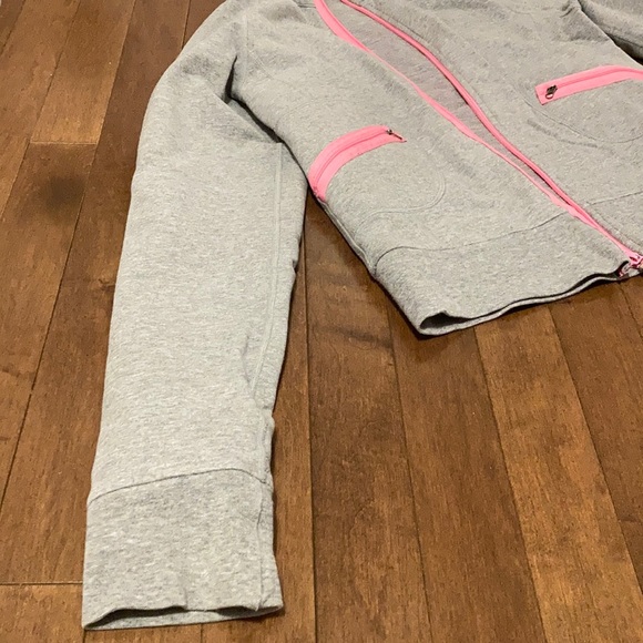 Limited edition seawheeze lululemon sweater - Picture 2 of 5